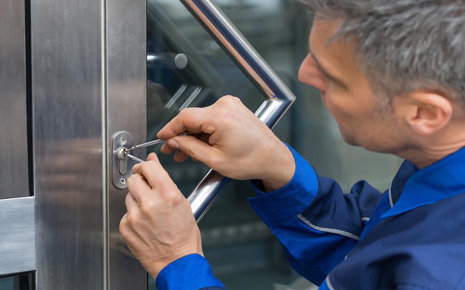 soigneux serrurier ouverture de porte Issy-les-Moulineaux